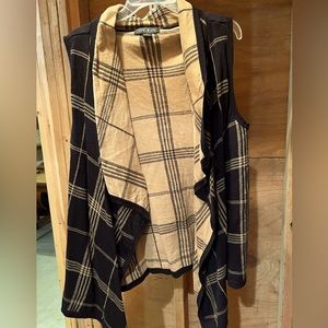 Black and tan wide houndstooth sweater vest